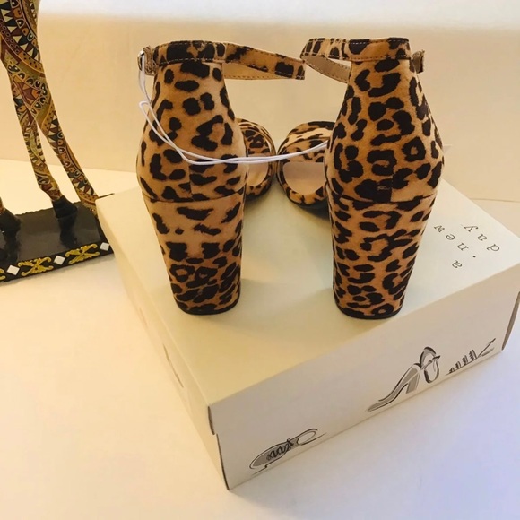 🐆LEOPARD SANDAL HEELS - Picture 7 of 12